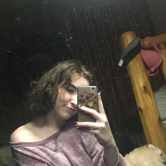 Profile Picture of Cecilia-mae Martiny (@ceciliashulzts) on Poshmark