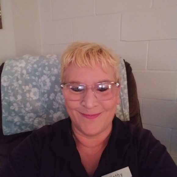 Profile Picture of Kathy Wencl (@kathywencl) on Poshmark