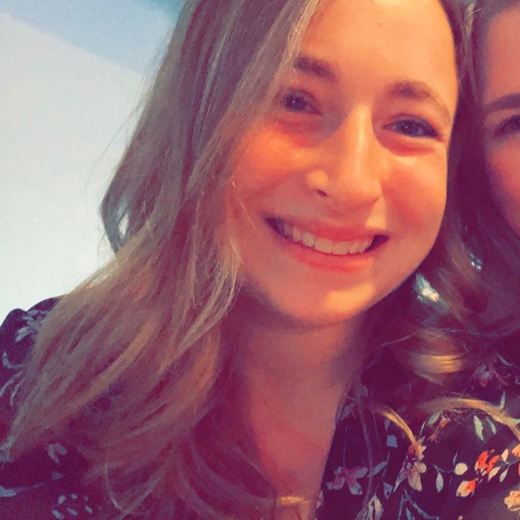 Profile Picture of Mary Eschenauer (@maryg1217) on Poshmark