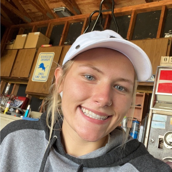 Profile Picture of Paige Poley (@poley1pl) on Poshmark