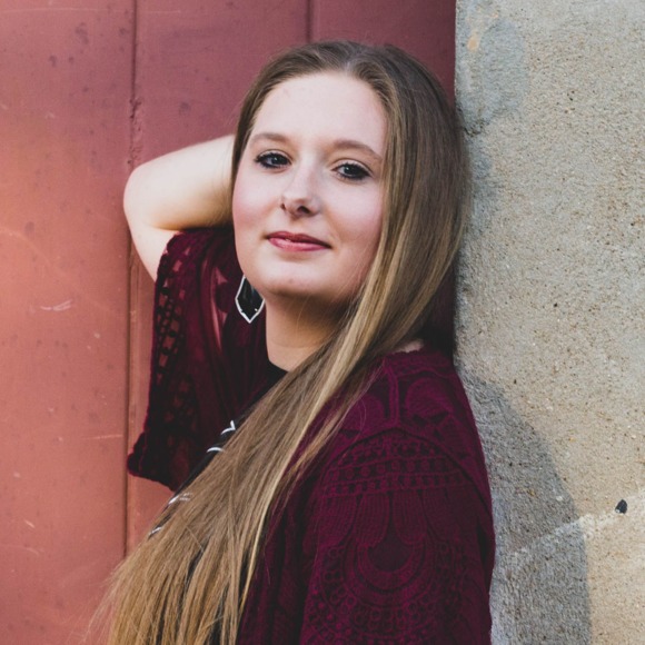 Profile Picture of Devon Cassetty (@dcassetty_33) on Poshmark