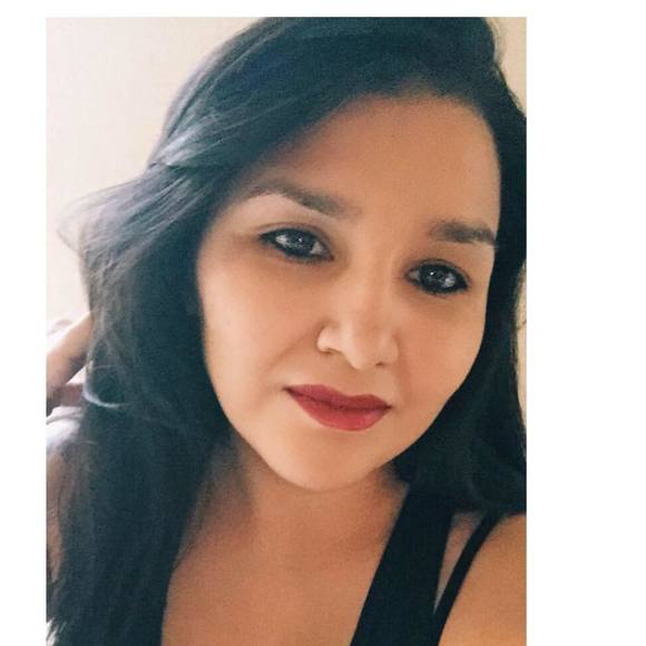 Profile Picture of Janyl Martinez (@janylmartinez) on Poshmark