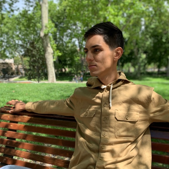 Profile Picture of Eric Ocasio (@eric_ocasio) on Poshmark