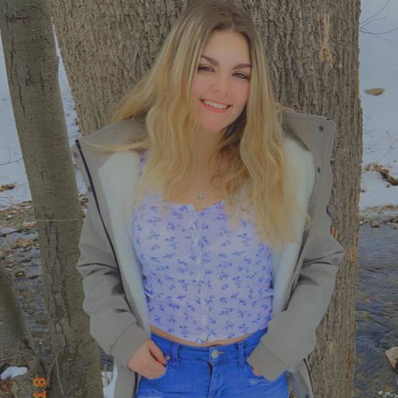 Profile Picture of Cierra Whiteman (@cierrawhiteman) on Poshmark