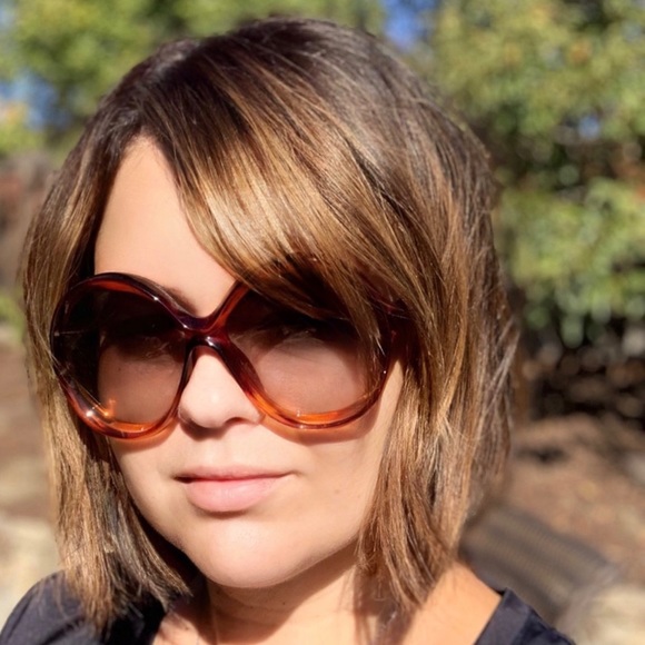 Profile Picture of Yulia Cacianova (@yuliacacianova) on Poshmark