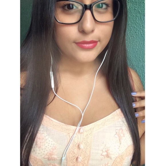 Profile Picture of Lisette Moscoso (@lisette_ox) on Poshmark