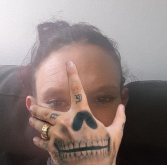 Profile Picture of Burnsy Burns (@burnsleonie903) on Poshmark