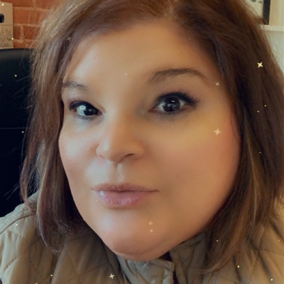 Profile Picture of Sunny Markley (@sunnym17110) on Poshmark