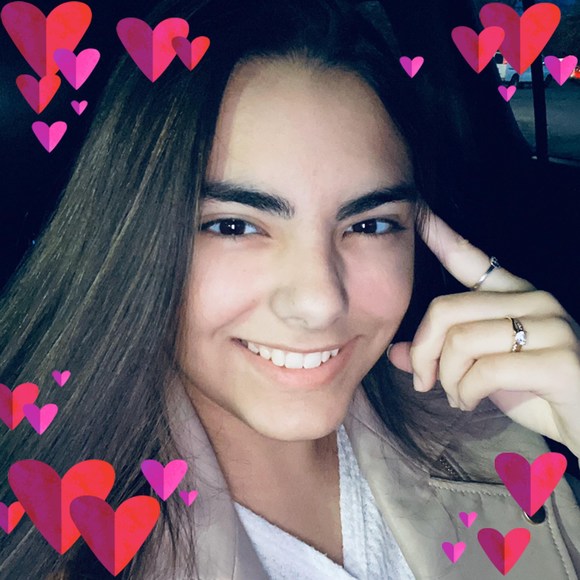 Profile Picture of Marisa De cormier (@md16176) on Poshmark