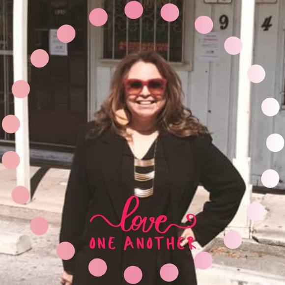 Profile Picture of Diane Kerlin (@dianekerlinpfl) on Poshmark