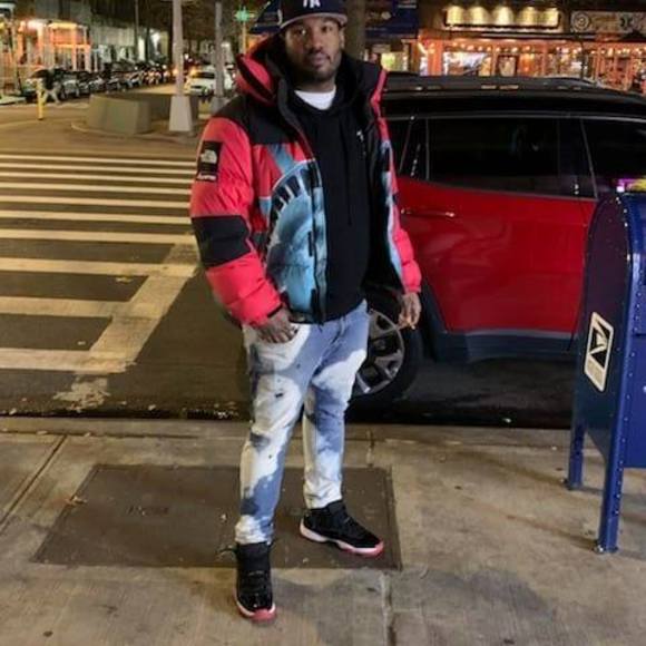 Profile Picture of Jerome Clowney (@jeromeclowney) on Poshmark