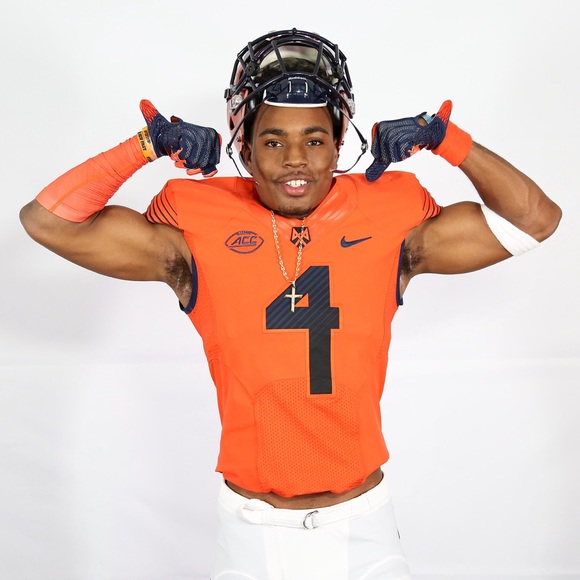 Profile Picture of Anthony Queeley (@anthonyq0515) on Poshmark