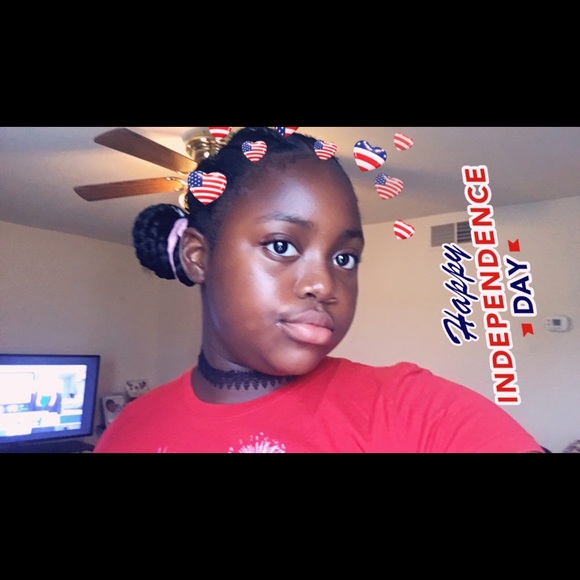 Profile Picture of Emma Badjoko (@kikilovebug290) on Poshmark