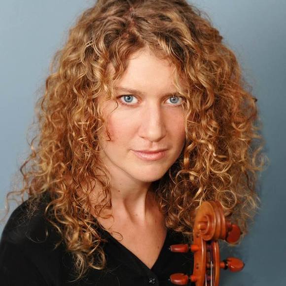 Profile Picture of Victoria Hinckley (@vjhinckley) on Poshmark