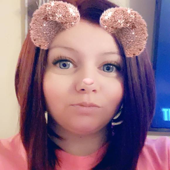 Profile Picture of Ashley Tumey (@h0ndagirl125r) on Poshmark