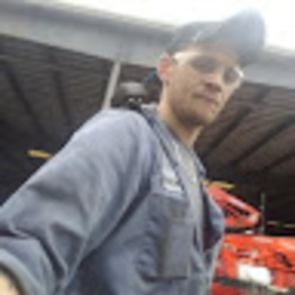 Profile Picture of Nicholas Hayes (@nicholashaye531) on Poshmark