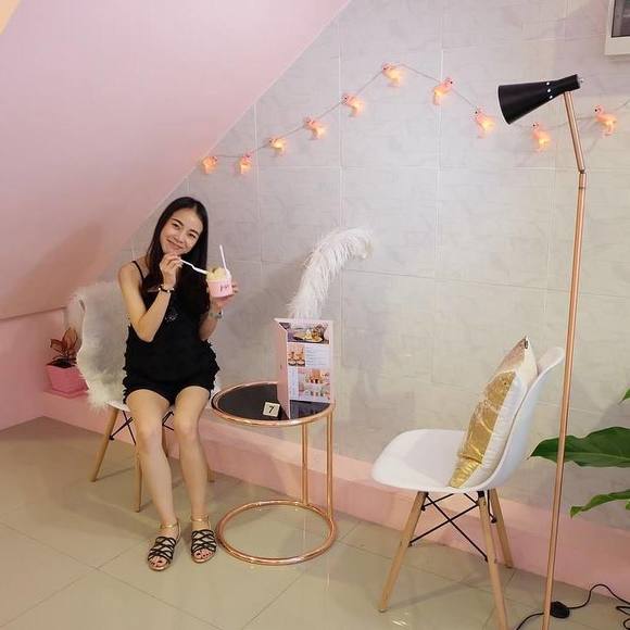 Profile Picture of Patraporn Pornwiriyangkura (@auauauu) on Poshmark