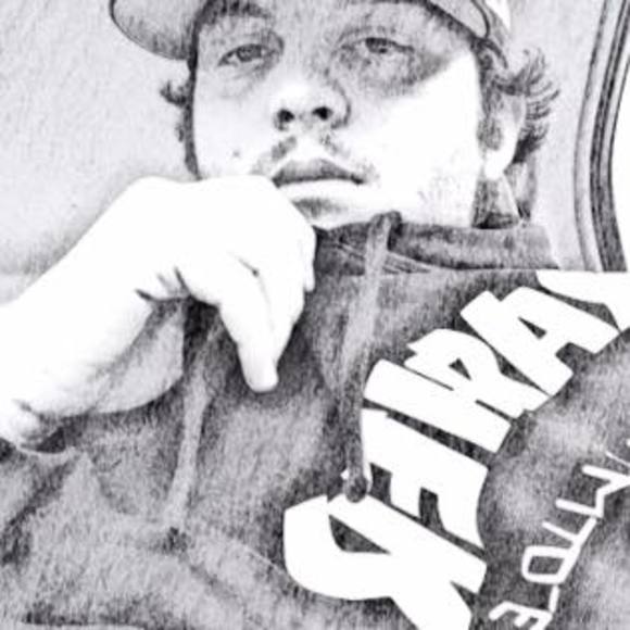 Profile Picture of John Erwin (@john_erwin) on Poshmark