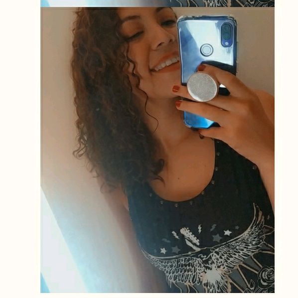 Profile Picture of Ellen Novaes (@ellenlooh) on Tiktok