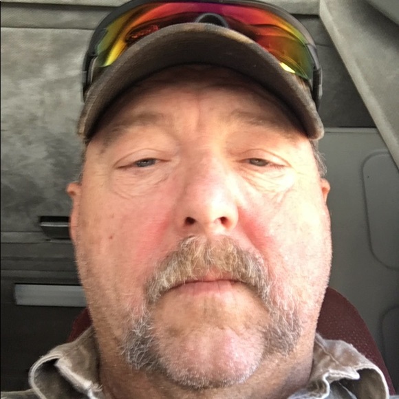 Profile Picture of Ricky Summers (@rickysummers61) on Poshmark