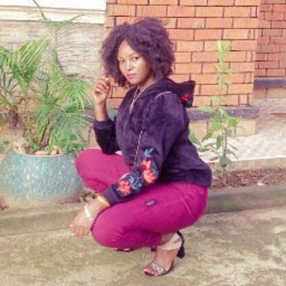 Profile Picture of Kobugabe Hanifah (@hanifahkobugabe) on Poshmark