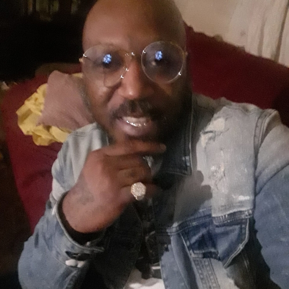 Jermaine Townsend - Poshmark Profile Picture of Jermaine Townsend (@jermainetownsen) on Poshmark