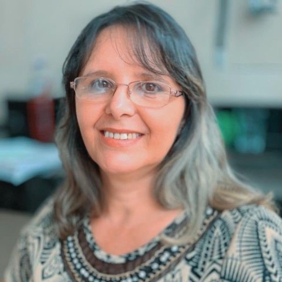 Profile Picture of Eloisa Castro (@eloscastro) on Poshmark