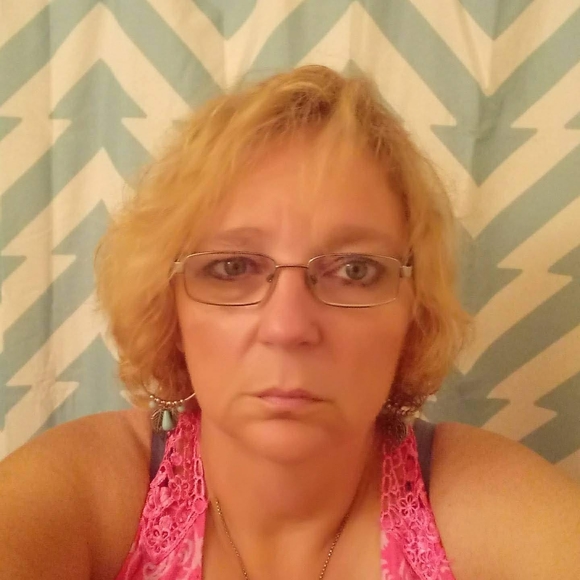 Profile Picture of Theresa Wargo-colon (@tigger520123) on Poshmark