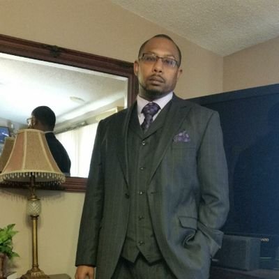 Profile Picture of James Pirtle (@jlpirtle) on Twitter