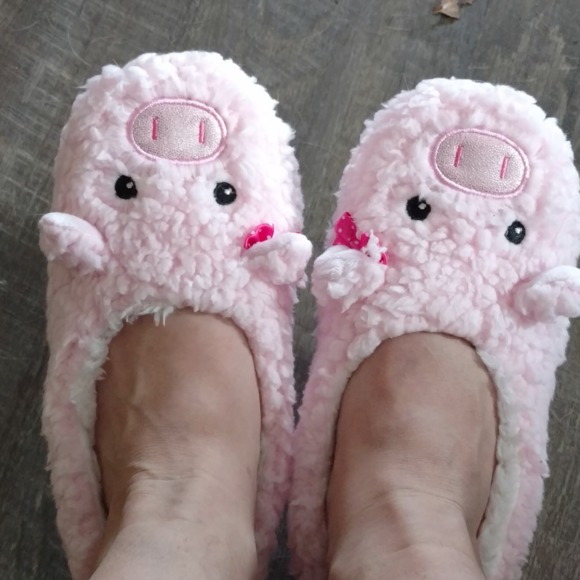 Profile Picture of Monica Alexander (@monili713) on Poshmark