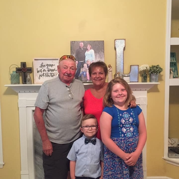 Profile Picture of Peggy Helmick (@activelady206) on Poshmark