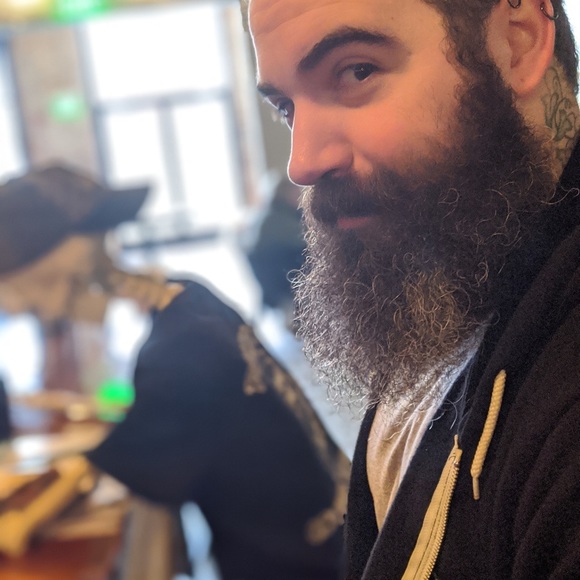 Dean Delfranco - Poshmark Profile Picture of Dean Delfranco (@kylerthrift) on Poshmark