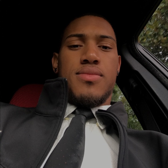 Profile Picture of Aaron Whitmore (@biga021) on Poshmark