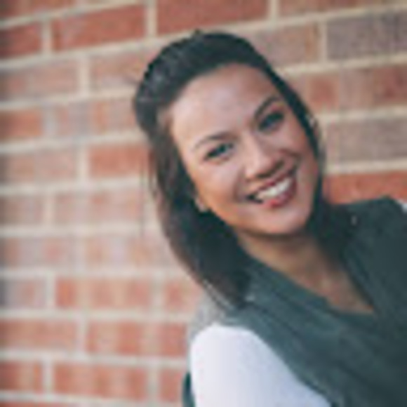 Profile Picture of Roberta Martinelli (@robertamartinel) on Poshmark