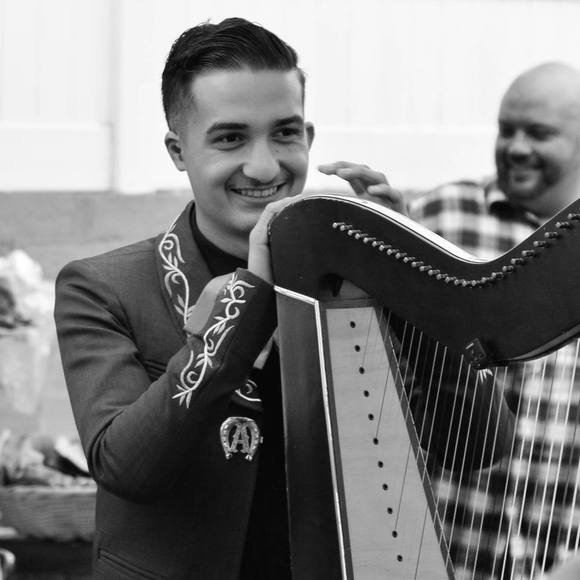 Profile Picture of Alex Veliz (@whitness310) on Poshmark