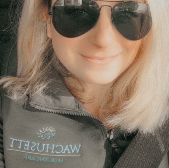 Profile Picture of Nicole Gallahue (@ngallahue3) on Poshmark