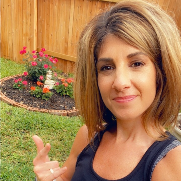 Profile Picture of Erin Gromada (@erin_colleen29) on Poshmark