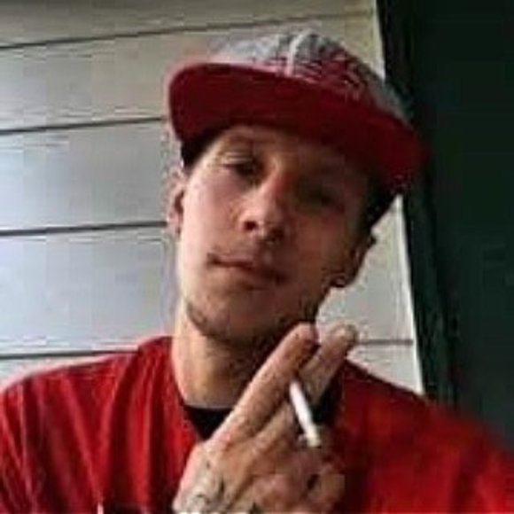 Profile Picture of Brandon Huff (@younginn2996) on Poshmark