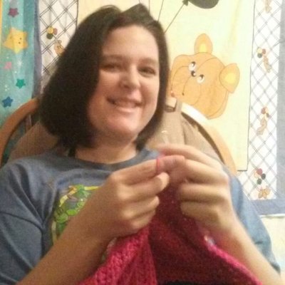 Profile Picture of Amanda Hauls & Vlogs (@mom_trailer) on Twitter