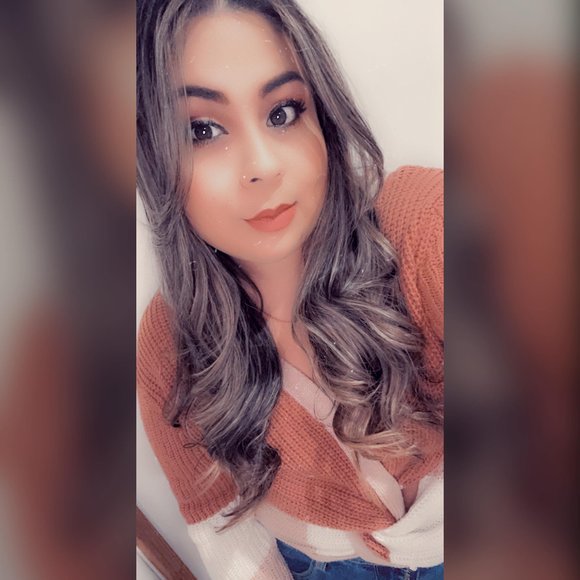 Profile Picture of Katherine Claros (@katherine62392) on Poshmark