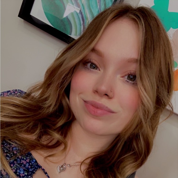 Kayla Boicourt - Poshmark Profile Picture of Kayla Boicourt (@kaylaboicourt) on Poshmark