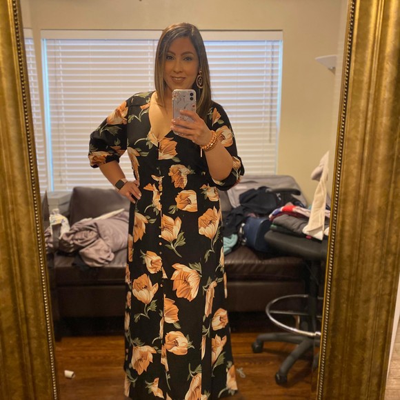 Profile Picture of Lucy Barrientes (@lucymarie_84) on Poshmark