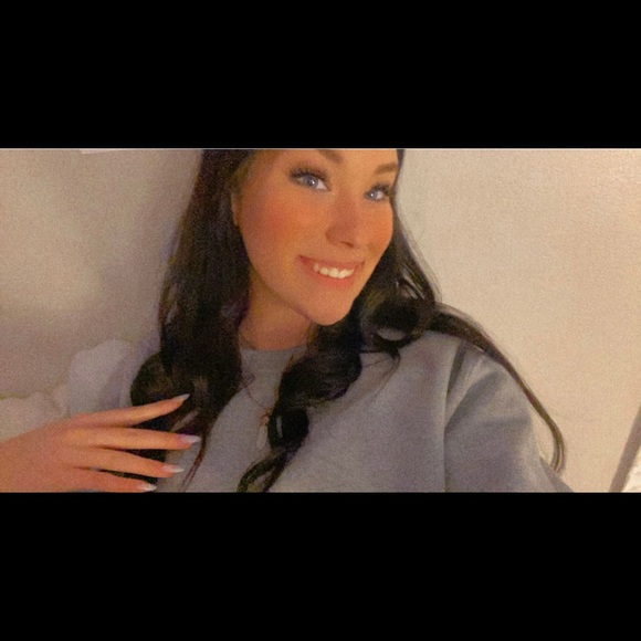 Cara Akemon - Poshmark Profile Picture of Cara Akemon (@caakemon) on Poshmark