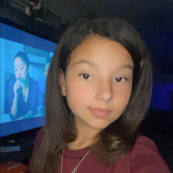 Profile Picture of Brielle Wright (@briellew0812) on Poshmark