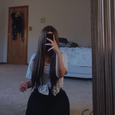 Profile Picture of Samantha Cerda (@samanthacerda16) on Twitter