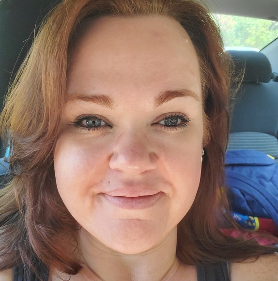 Profile Picture of Jaclyn Walker (@jaclynwalker80) on Poshmark