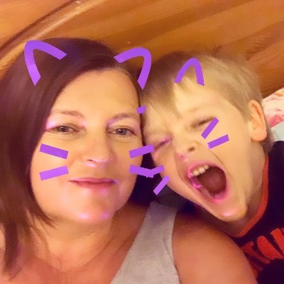 Profile Picture of Lisa Cluett (@LittleMissLC6) on Twitter