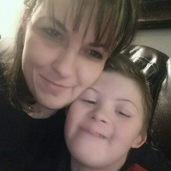 Profile Picture of Christi Abila (@christiha) on Poshmark