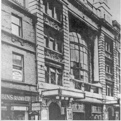 Profile Picture of Waterstones Swansea (@swanseastones) on Twitter