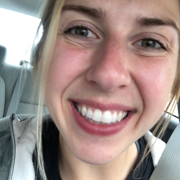 Profile Picture of Kattie Dedloff (@kdedloff6) on Poshmark